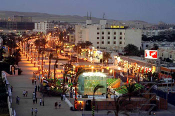 The Promenade (Village Road) 